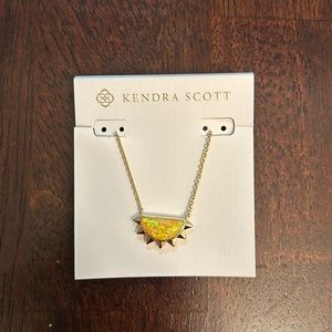 Kendra Scott Sienna Half Sun Pendant Necklace w Citrus Opal